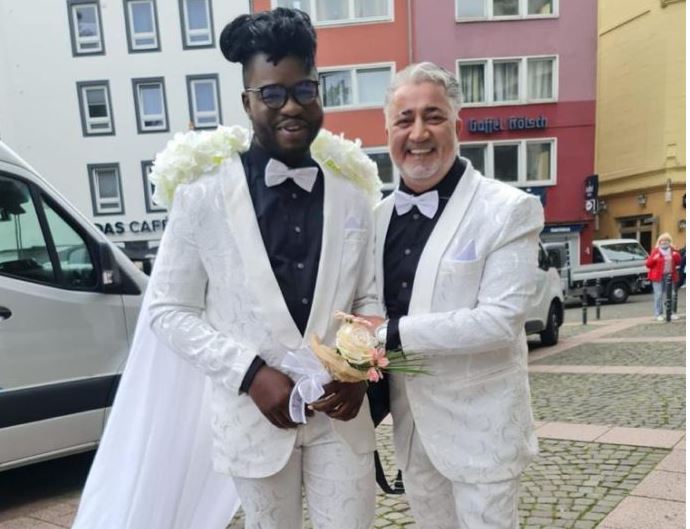 Vidéo | La cérémonie de mariage d’un homosexuel ghanéen et son époux allemand fait le buzz
