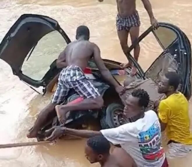 Vidéo: 4 personnes mortes noyées et une portée disparue dans la chute d’une voiture dans une rivière